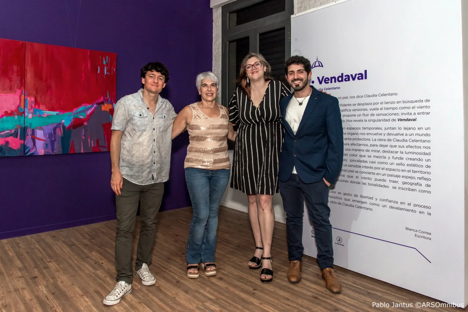 Encuentro durante una muestra de artes visuales